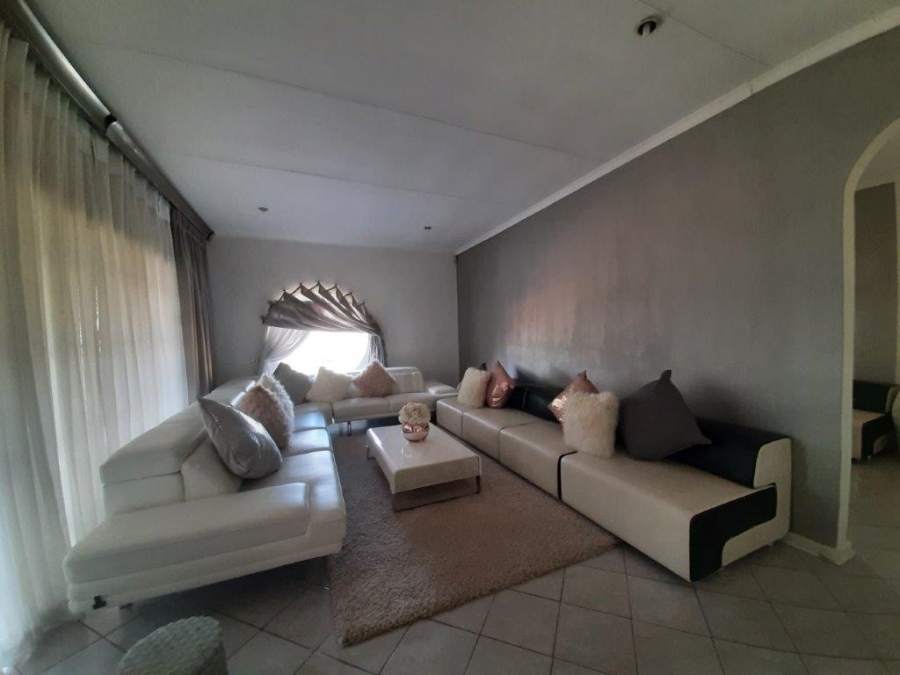 4 Bedroom Property for Sale in Safari Gardens North West